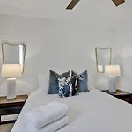Euphony - Designer Furnishings - 5 Mins To Broadway Holiday home