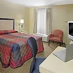 Hometowne By Red Roof - Airport/briley Pkwy Hotel