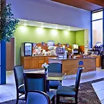 Hotel Express Airport By Ihg Nashville