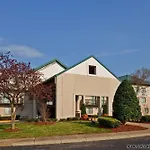 Express Airport By Ihg Nashville