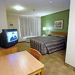 Hometowne By Red Roof - Airport/briley Pkwy 2* Nashville