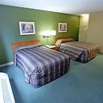 Hometowne By Red Roof - Airport/briley Pkwy 2*