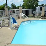 Days Inn By Wyndham Airport Nashville East