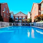 Homewood Airport 3*