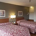 Hotel Hometowne By Red Roof - Airport/briley Pkwy 2*