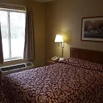 Hometowne By Red Roof - Airport/briley Pkwy Nashville