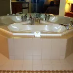 Hotel Country & By Radisson, Airport East, Tn