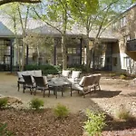 Hotel Express Airport By Ihg Nashville
