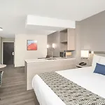 Hotel Microtel & By Wyndham 2*