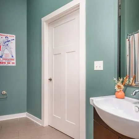 Music Row Pearls With Vandy And Belmont At Your Doorstep Apartment Nashville