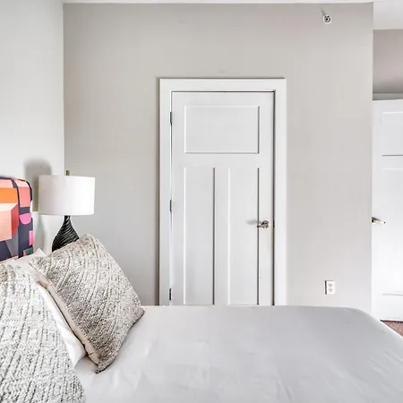 Apartment Cozysuites Music Row Spacious 2br W Free Parking