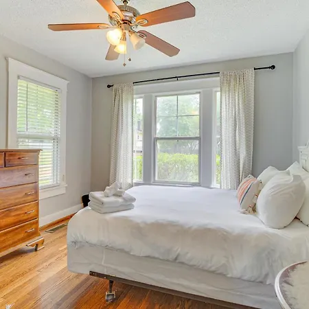 Cozy & Carriage House East Nash Holiday home *