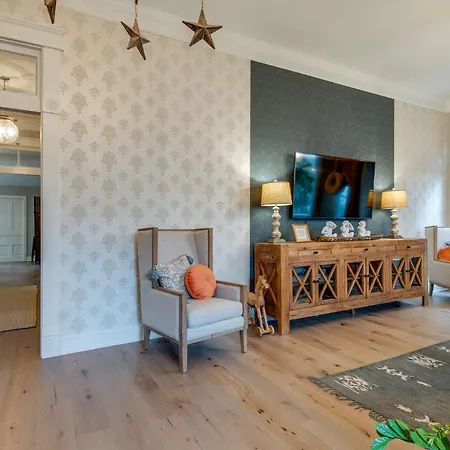 5 Points Walkable & 10 Min To Downtown Nashville