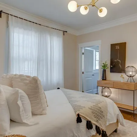 Southern Chic 10 Minutes From Downtown! *
