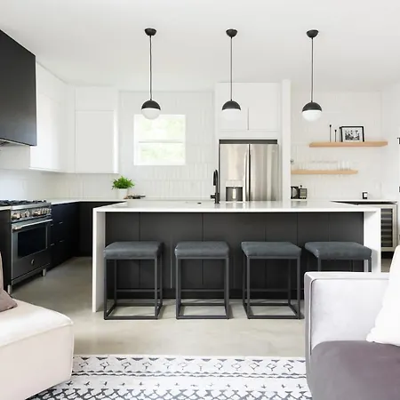 Modern Dt Luxury - Rooftop Views Holiday home *