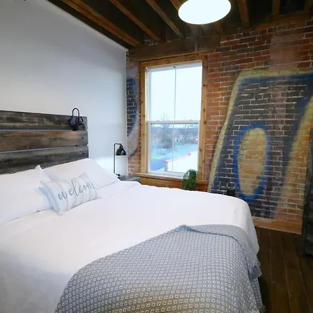 Lux Haven: Unforgettable Getaway In Historic Elegance Apartment *