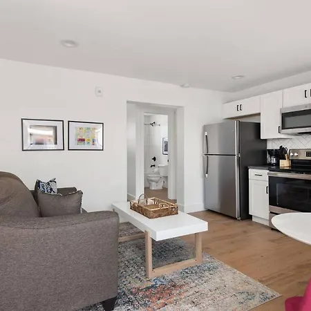 Kensington 2102-05 Holiday home *