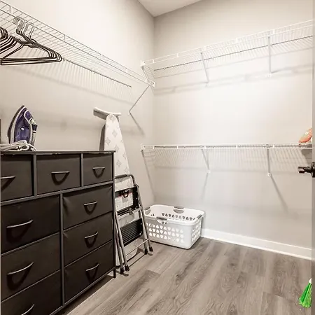 Apartment Stylish Near Downtown Wfh Friendly