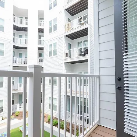 Stylish Near Downtown Wfh Friendly Apartment Nashville