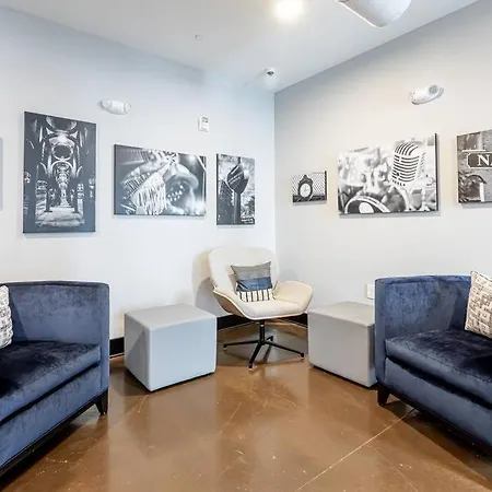 Stylish Near Downtown Wfh Friendly Apartment Nashville
