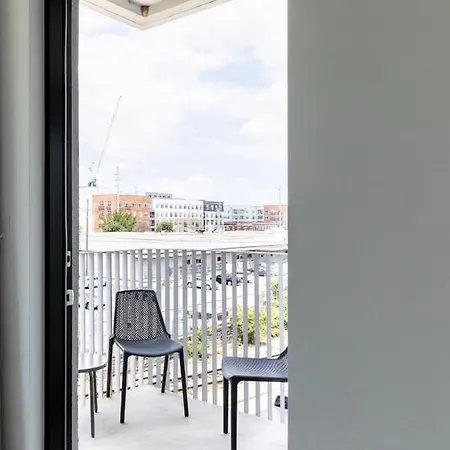 Luxury On The River 4 Beds 2.5 Bath, Walk To Downtown *