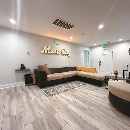 Apartment 30 Day In King Bed 3bd3ba Nashville