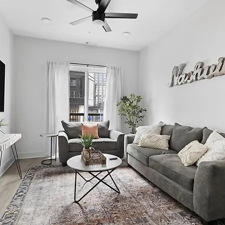 Apartment Chic On Main