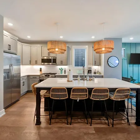 Fall Promo, In Luxury,10 Min To Broadway Holiday home Nashville