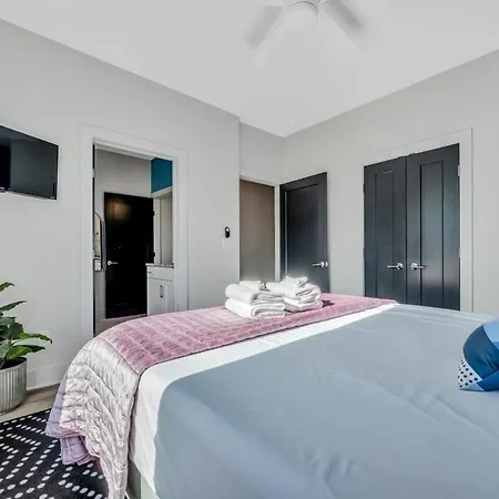 New Pink Howdy Oasis 13 Beds Rooftop View Parking * Nashville