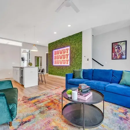 New Pink Howdy Oasis 13 Beds Rooftop View Parking *