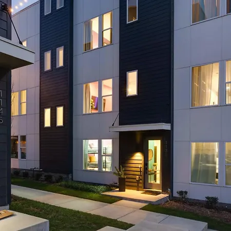 New Pink Howdy Oasis 13 Beds Rooftop View Parking