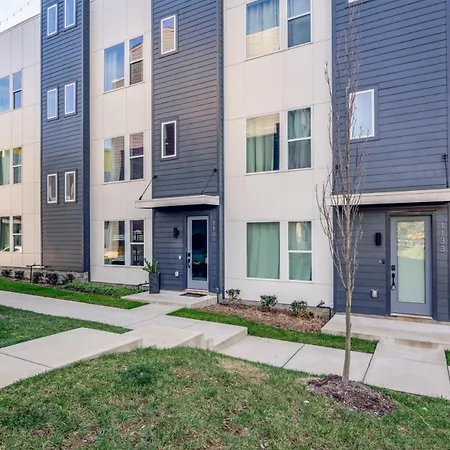 New Pink Howdy Oasis 13 Beds Rooftop View Parking Nashville