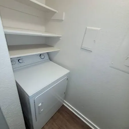Cozy 2/1 Oasis With Fireplace In Tn Apartment *