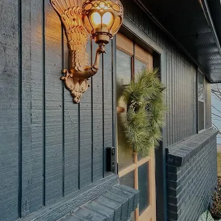 Apartment Dreami East - 2br Retreat With Cozy Patio And Mini Golf *