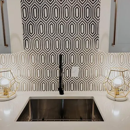 Dreami East - 2br Retreat With Cozy Patio And Mini Golf