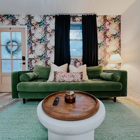 Dreami East - 2br Retreat With Cozy Patio And Mini Golf