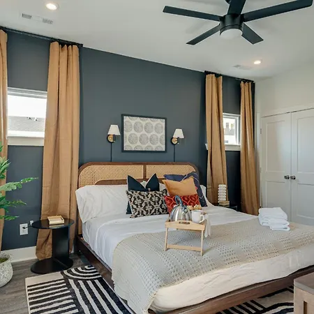 Holiday home - 5623 Lenox Ave Nashville
