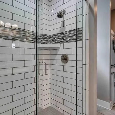 East Beauty - Hot Tub Villa Nashville