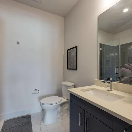 Holiday home Midtown Melodies-odyssey-2 Units-heart Of Midtown *