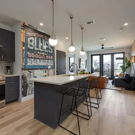 Midtown Melodies-odyssey-2 Units-heart Of Midtown