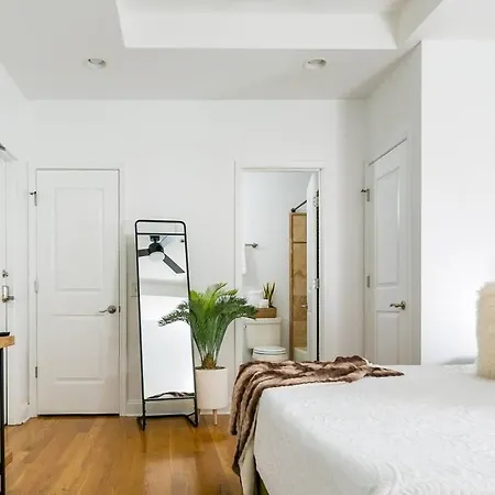 Grand Loft On Thee Broadway Strip * Nashville