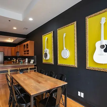 Grand Loft On Thee Broadway Strip *