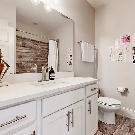 Belle 201 At Vanderbilt / West End Apartment *