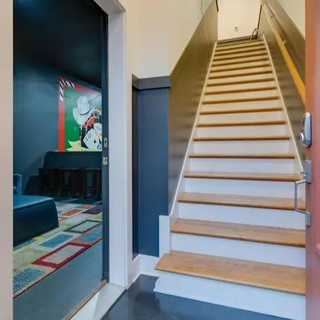 Renovated Pink Palace, Walkable Location Nashville