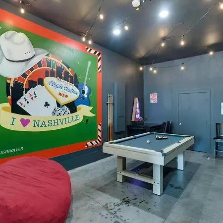 Holiday home Renovated Pink Palace, Walkable Location