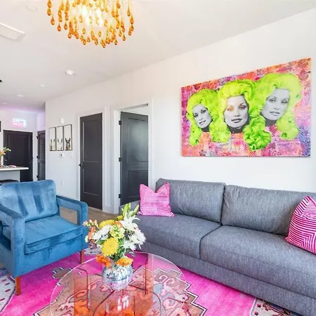 Downtown Midtown Vanderbilt, Honky Tonk Party Pad 2, Parking Gym Pool Apartment Nashville
