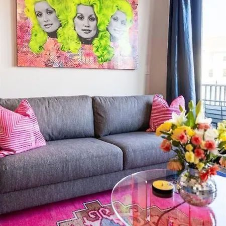 Downtown Midtown Vanderbilt, Honky Tonk Party Pad 2, Parking Gym Pool Apartment Nashville