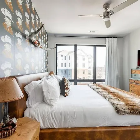 Apartment Downtown Midtown Vanderbilt, Honky Tonk Party Pad 2, Parking Gym Pool *