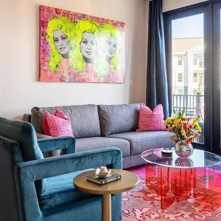 Downtown Midtown Vanderbilt, Honky Tonk Party Pad 2, Parking Gym Pool Apartment *