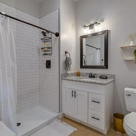 Apartment With 2 Queen Beds 7 Mins To Broadway *